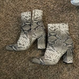 MATISSE SNAKE SKIN BOOTIE 7.5